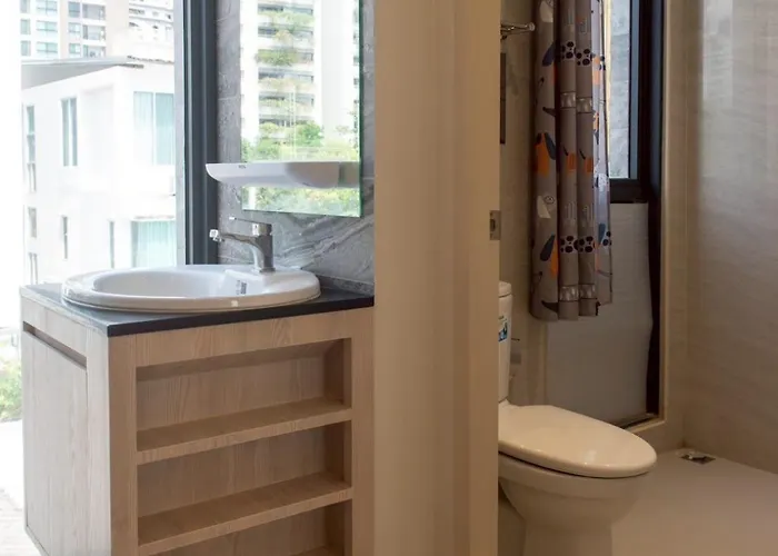 Hotel Shizuka House - 500 M Walk To Bts Phrom Phong