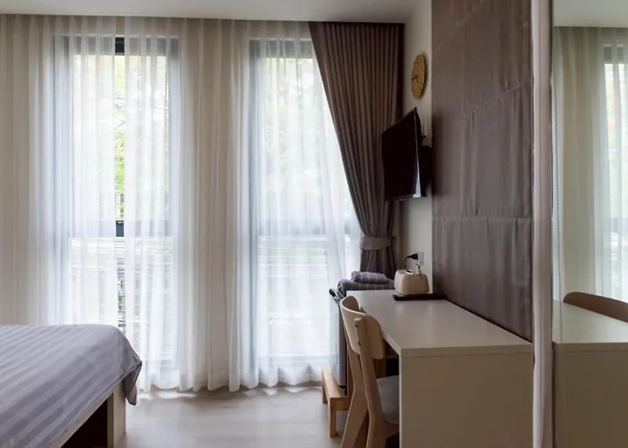 Hotel Shizuka House - 500 M Walk To Bts Phrom Phong