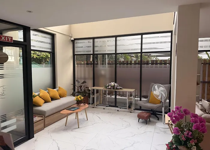 Hotel Shizuka House - 500 M Walk To Bts Phrom Phong