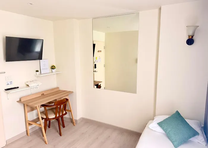 Shizuka House - 500 M Walk To Bts Phrom Phong Hotel Bangkok